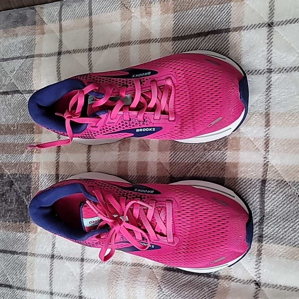 Brooks sneakers